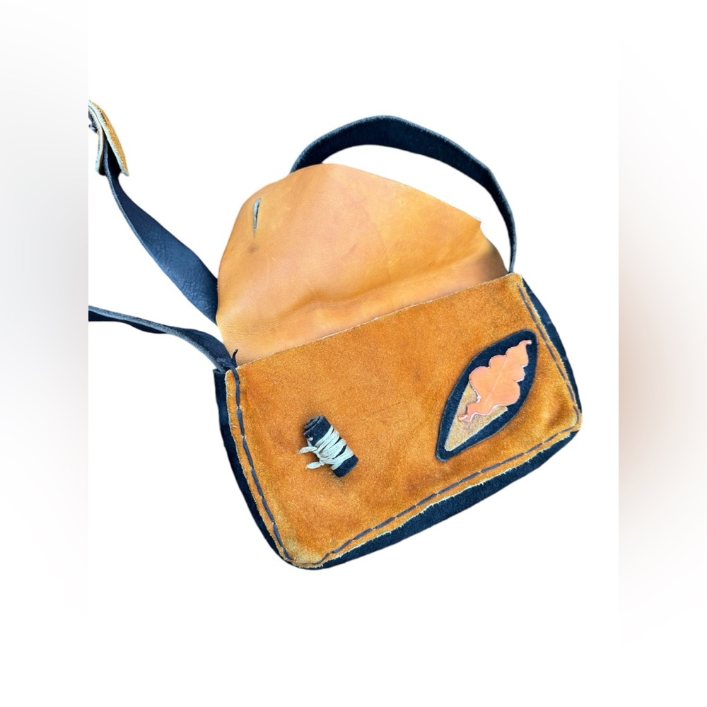 A Story Behind this Handmade Leather Purse - Picture 2 of 7